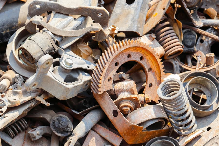 AM AVAILABLE TO BUY  ALL TYPES OF METAL SCRAP