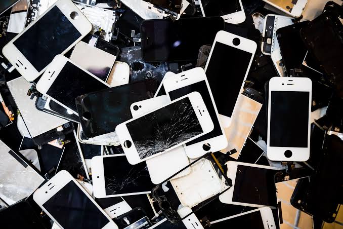 Condemn broken screen 