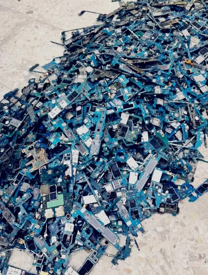 Achat des cartes mères des casses de téléphone 