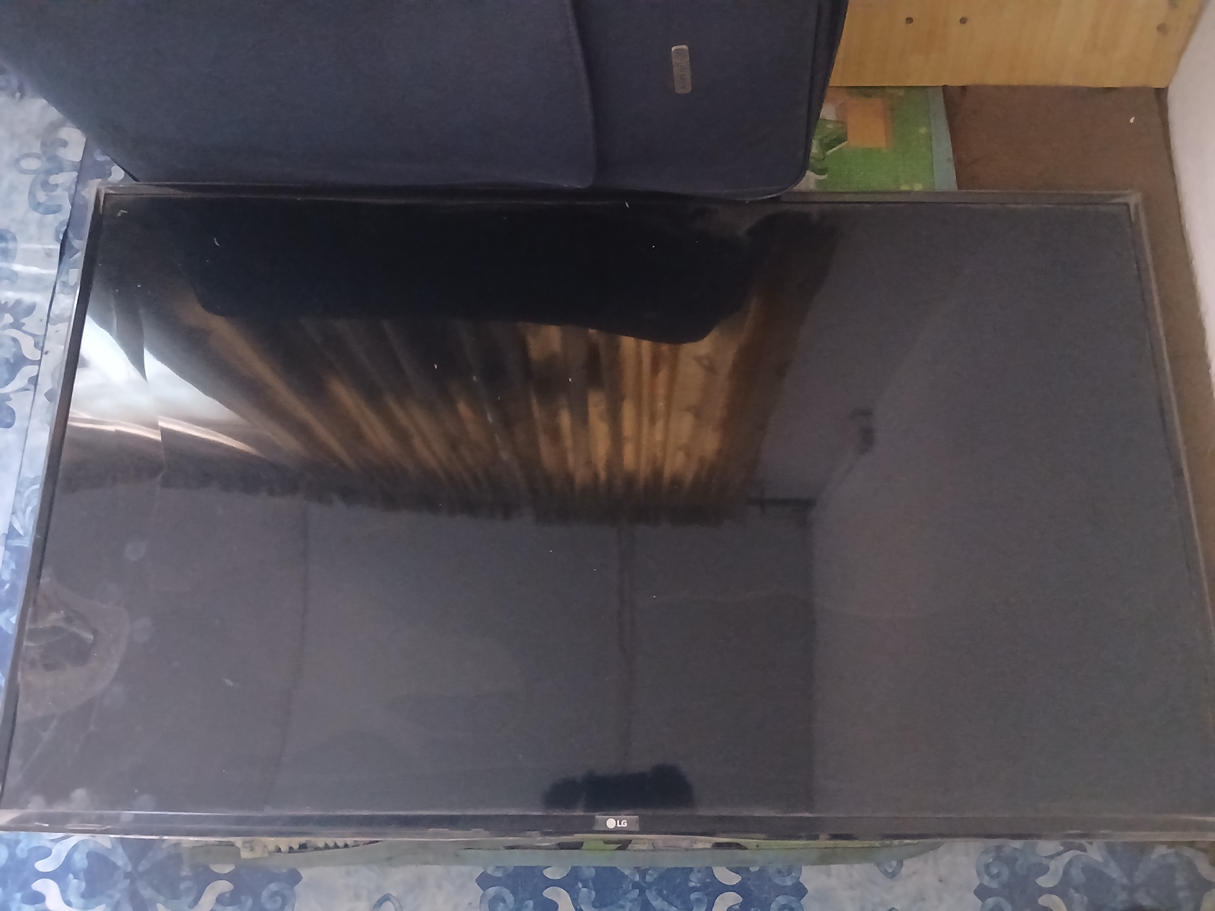 55 Inch LG Smart TV with Damaged Screen 